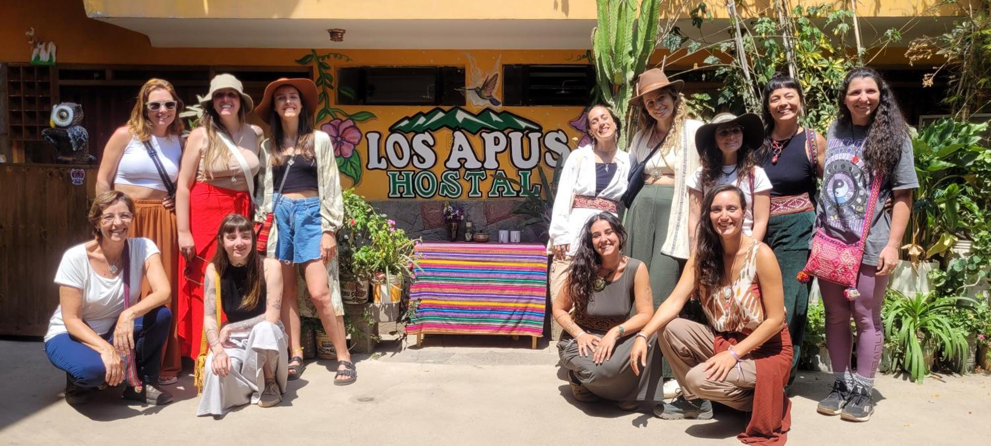 Los Apus Ollantaytambo Luaran gambar
